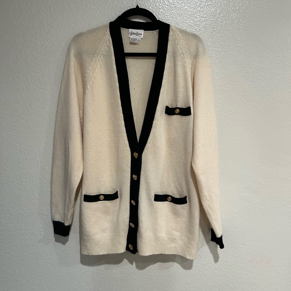 Neiman Marcus Cashmere Sweater in Cream and Black